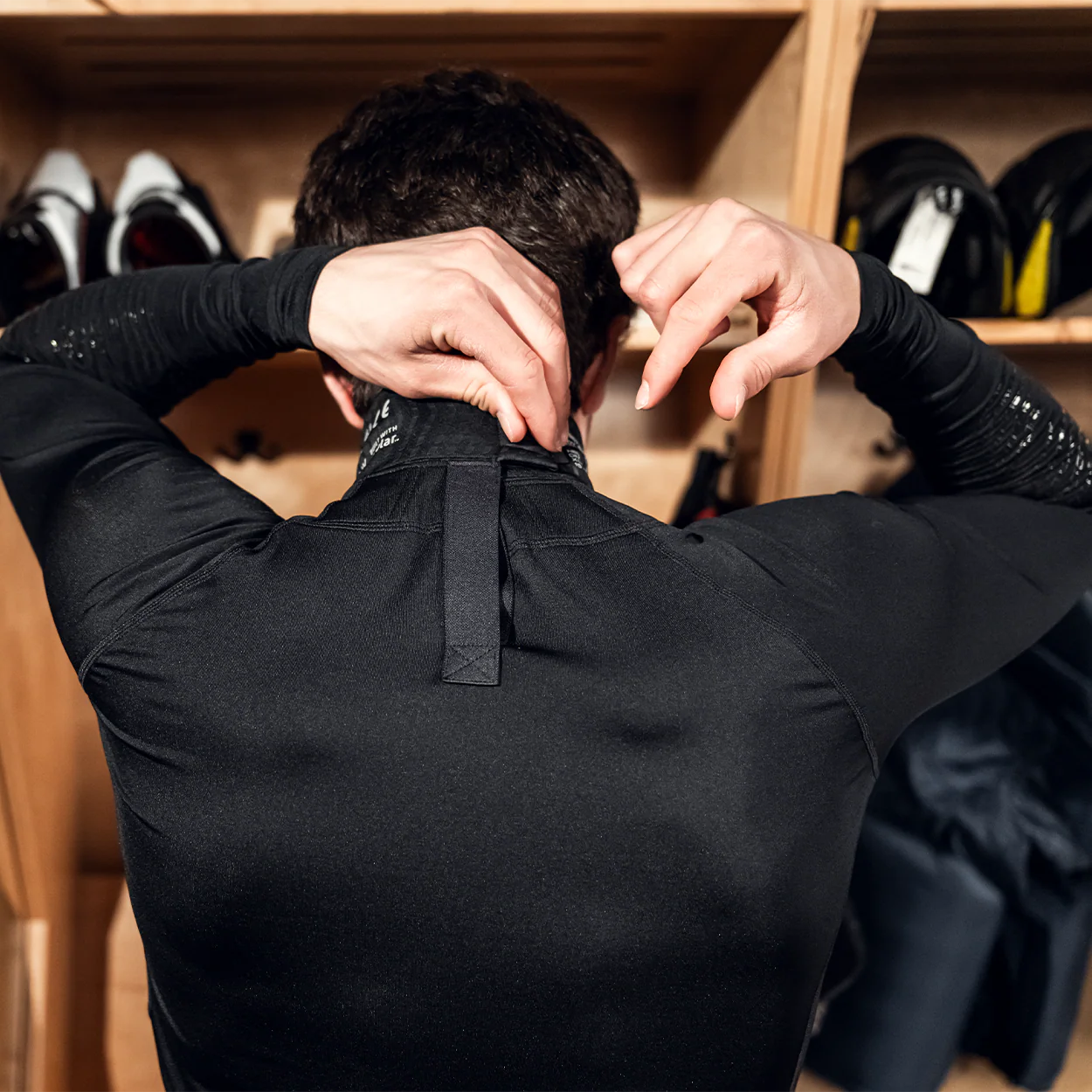 BAUER LS CUT-RESISTANT NECK PROTECT BASE LAYER, SENIOR - Image 3