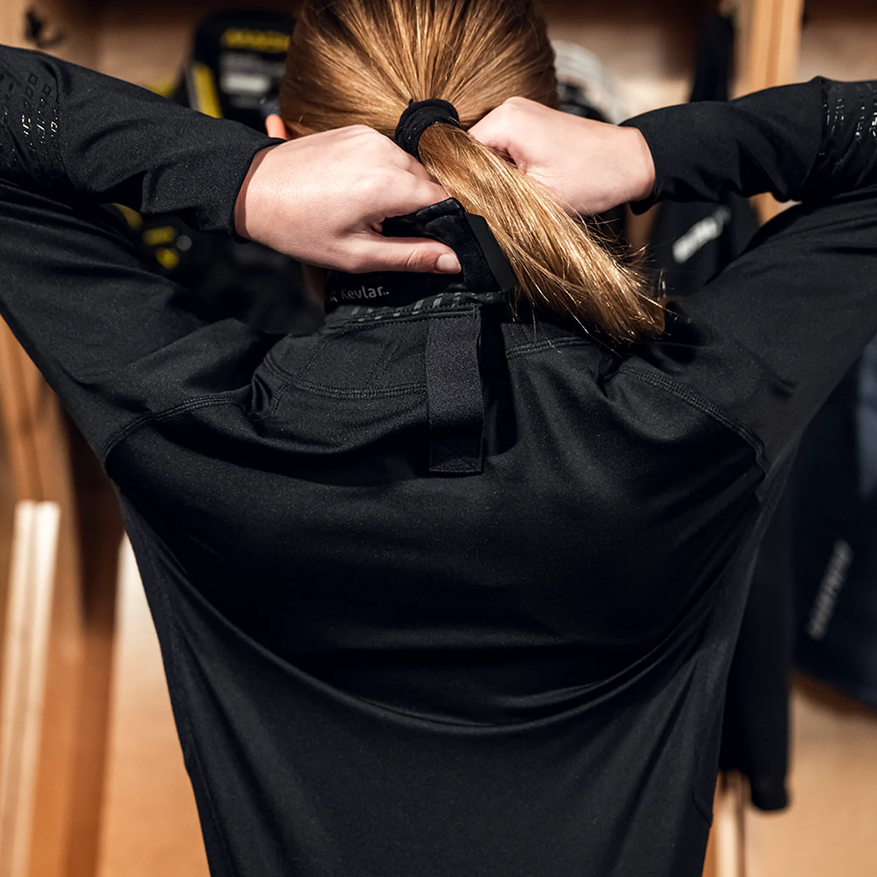 BAUER LS CUT-RESISTANT NECK PROTECT BASE LAYER, YOUTH - Image 3