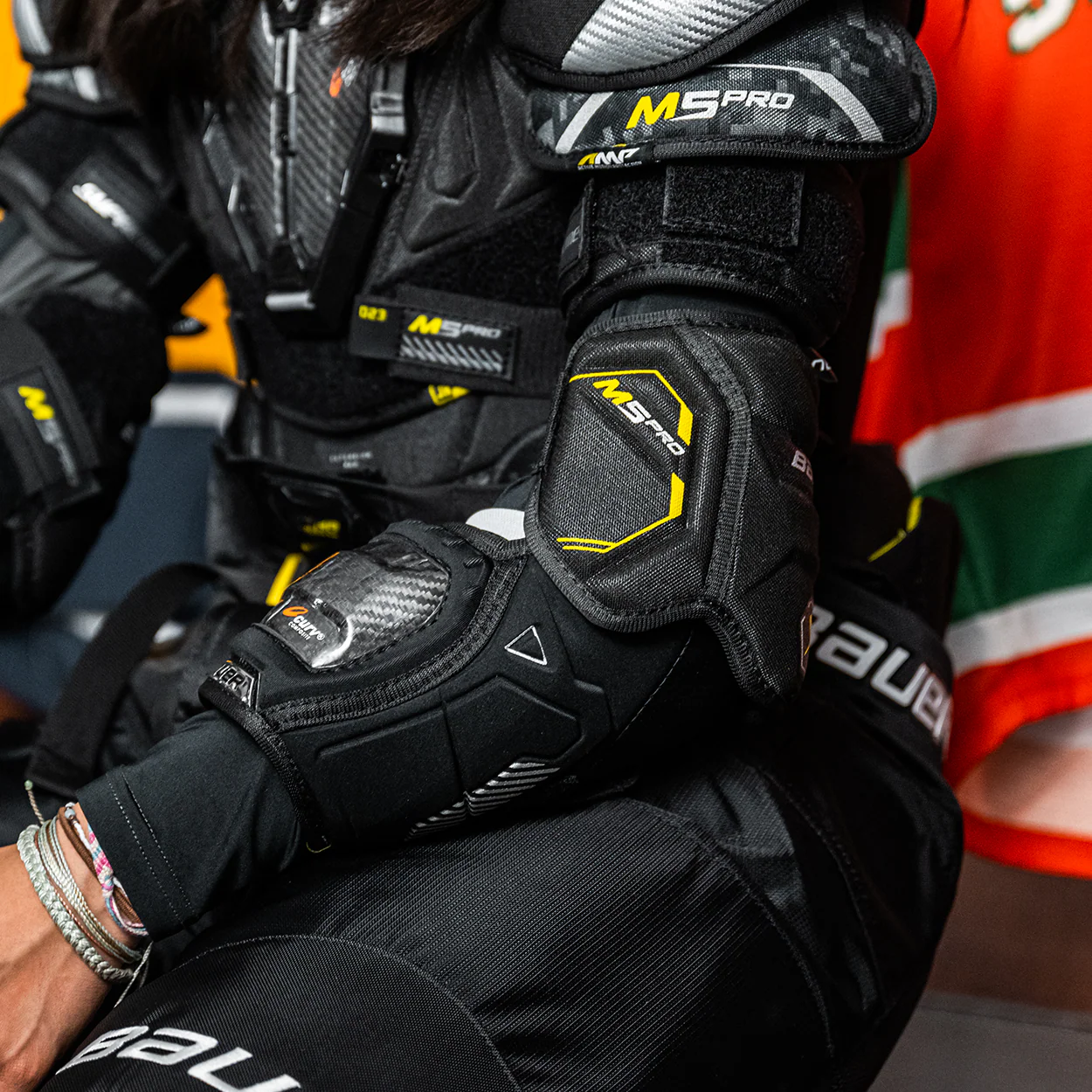 BAUER SUPREME M5PRO ELBOW PAD INTERMEDIATE - Image 2