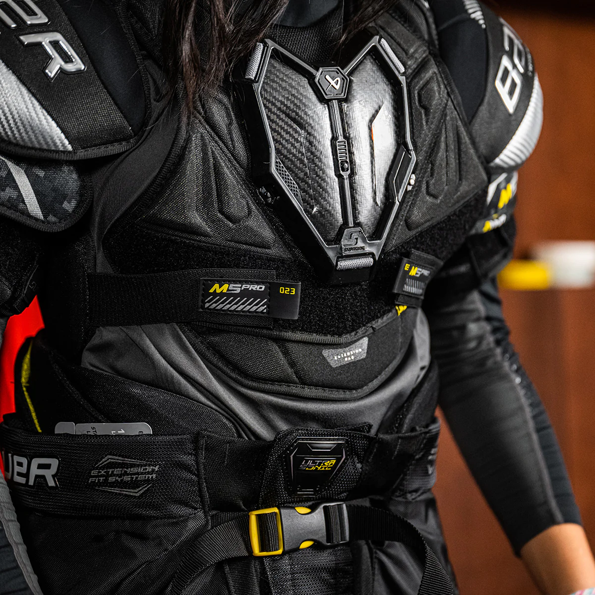 BAUER SUPREME M5PRO SHOULDER PAD JUNIOR - Image 3