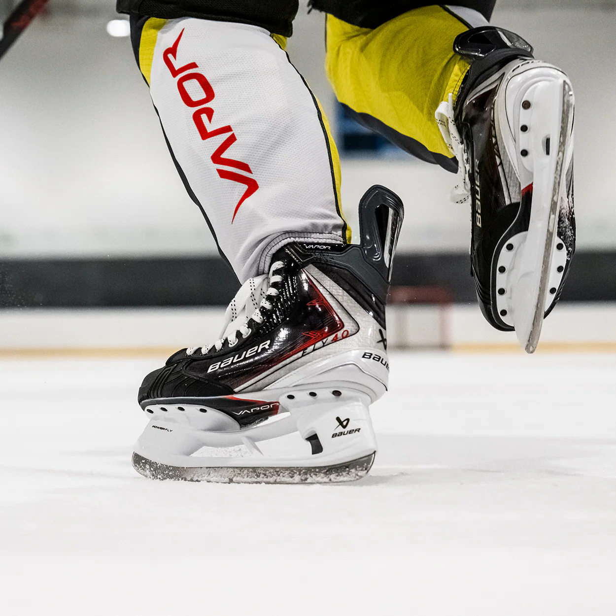 BAUER VAPOR FLY40 SKATE INTERMEDIATE - Image 6