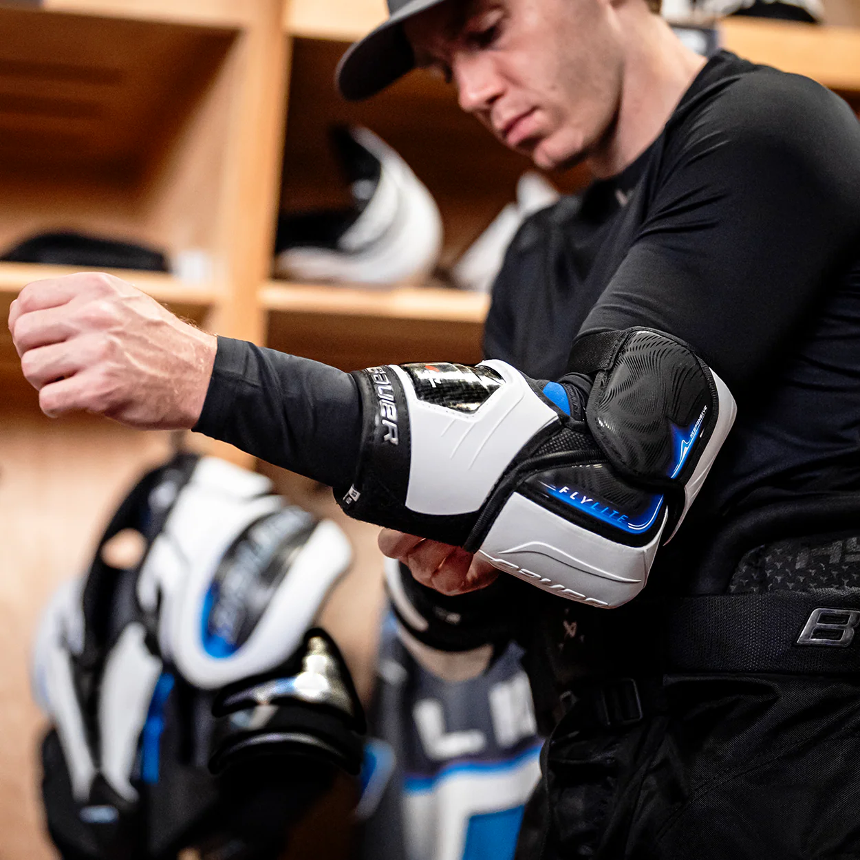 BAUER VAPOR FLYLITE ELBOW PAD SENIOR - Image 8
