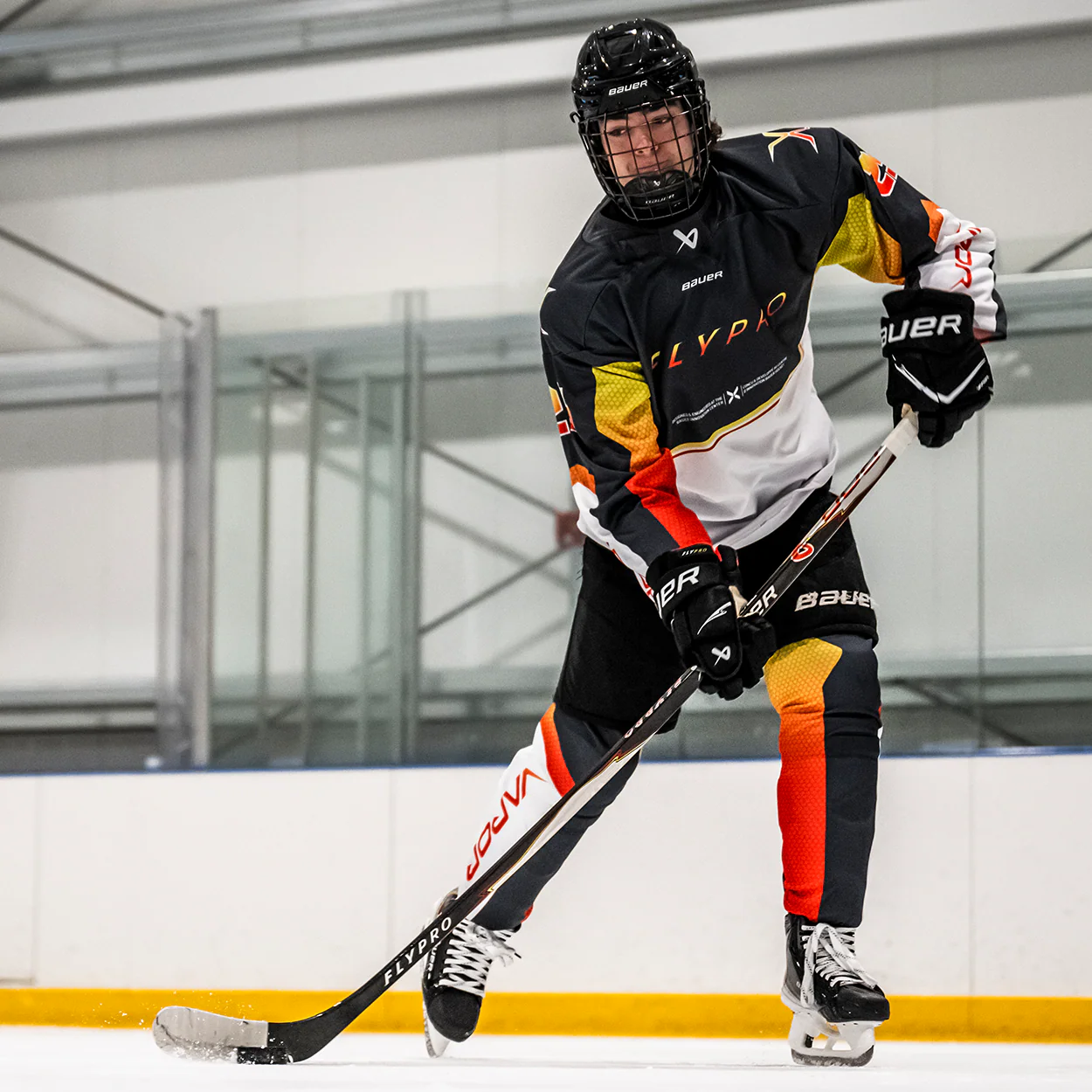 BAUER VAPOR FLYPRO GRIP STICK SENIOR - Image 10